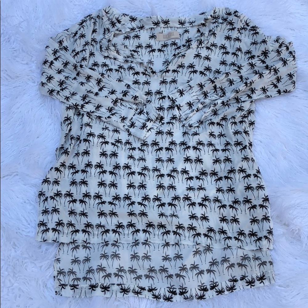 Creamy soft flows tunic